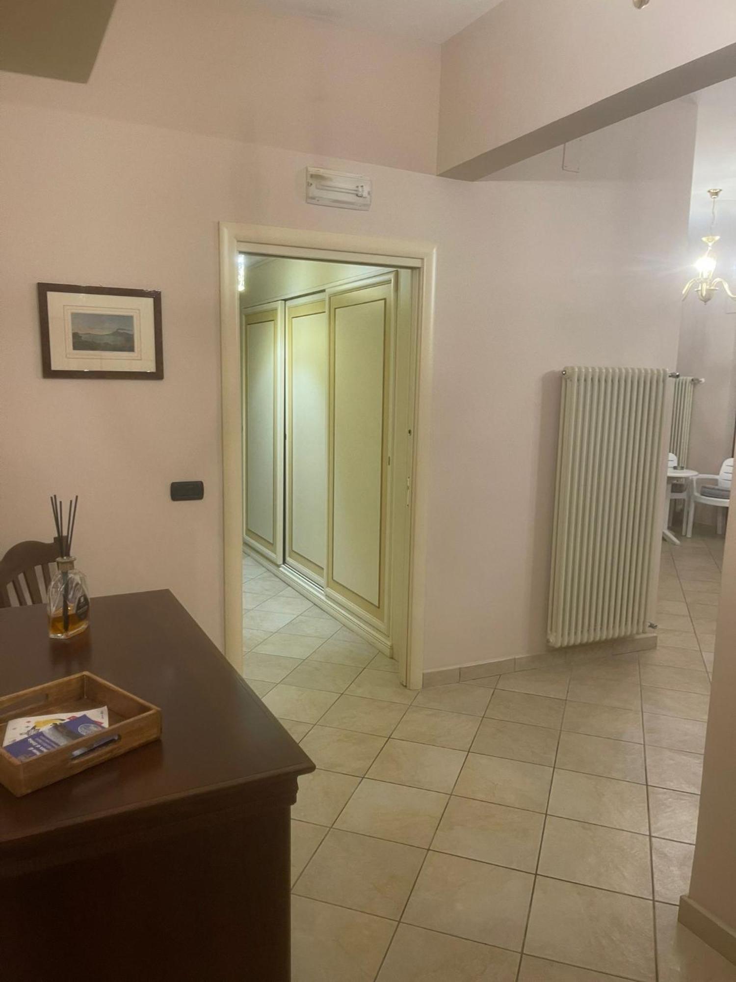 Central Apartment Castellammare di Stabia Esterno foto